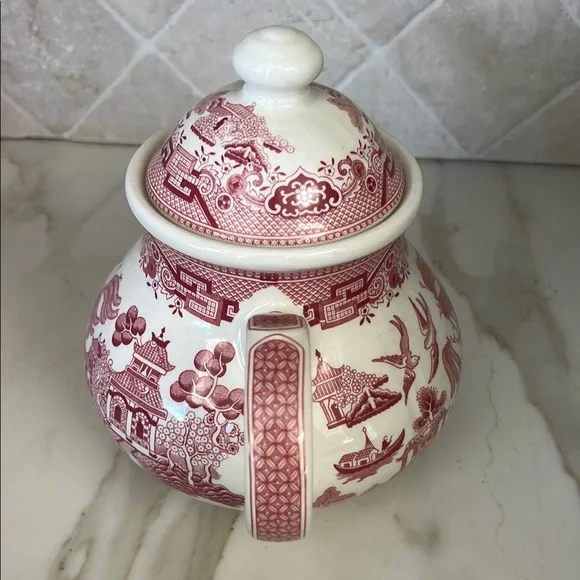 Red and White Churchill Teapot - Picture 4 of 8